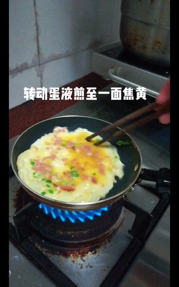 火腿粒煎蛋餅的做法-家常味煎菜譜