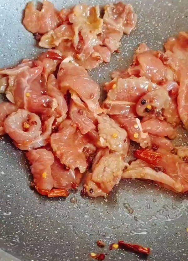 豆花牛柳的做法-麻辣味炒菜譜