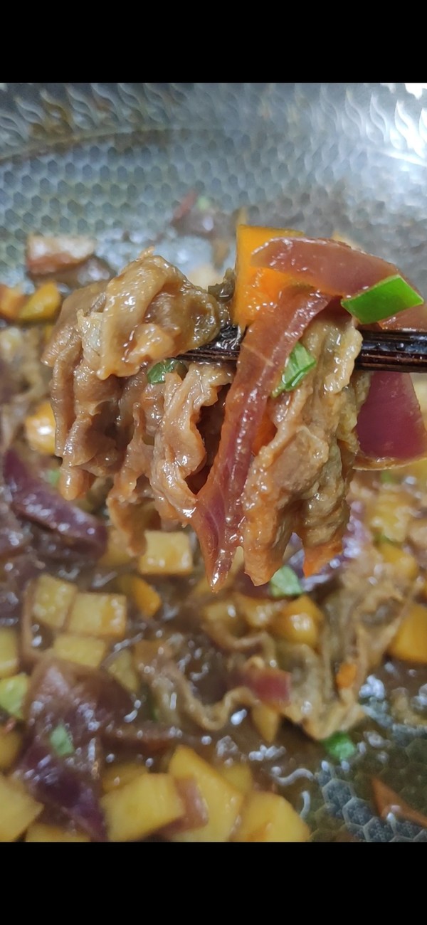 秘制土豆肥牛的做法-家常味煮菜譜