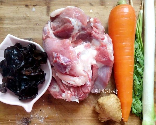 羊肉胡蘿卜餃子的做法-家常味煮菜譜