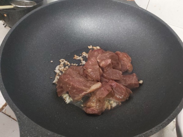醬汁牛肉的做法-家常味炒菜譜