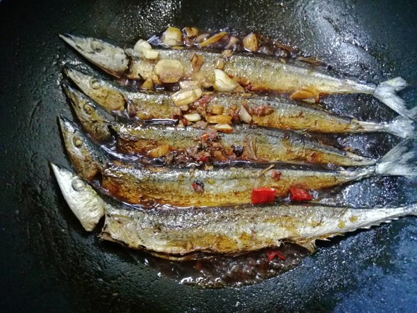 XO醬秋刀魚的做法-咸鮮味燒菜譜