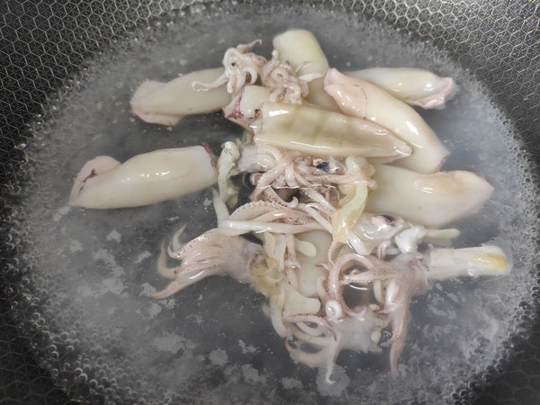 魷魚這么做，絕對好吃還不上火?的做法-家常味煮菜譜