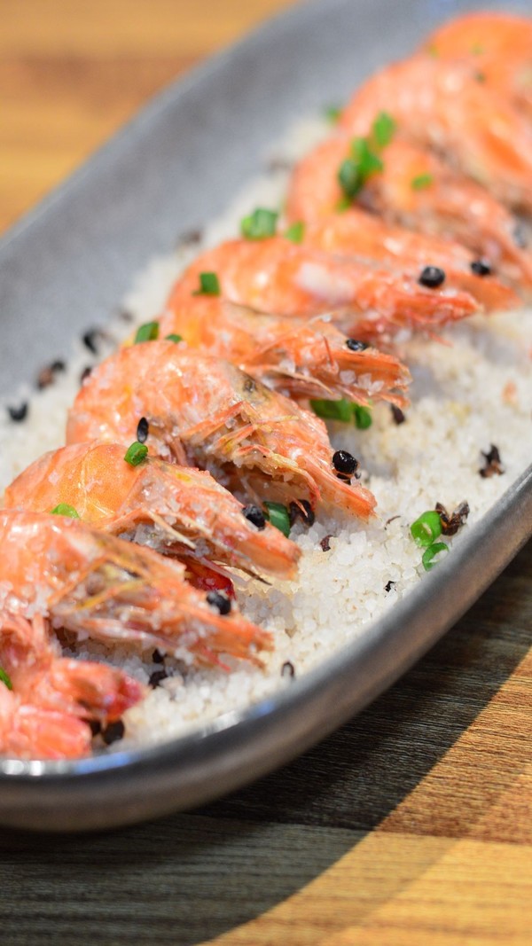 鹽焗蝦的做法-咸鮮味干鍋菜譜