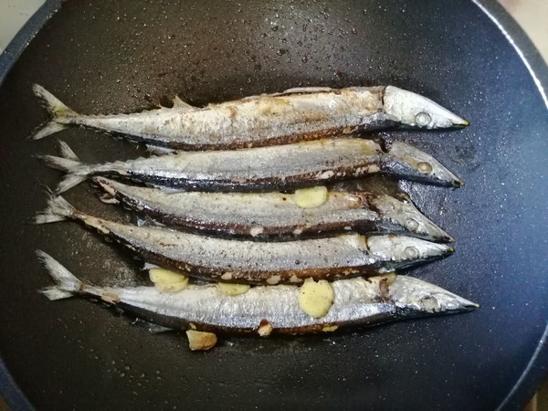 XO醬秋刀魚的做法-咸鮮味燒菜譜