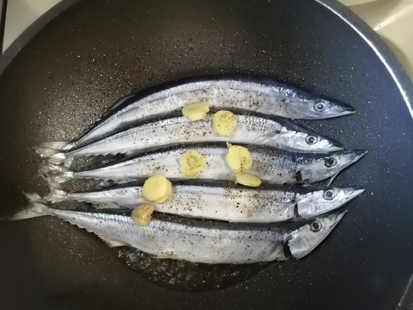 XO醬秋刀魚的做法-咸鮮味燒菜譜