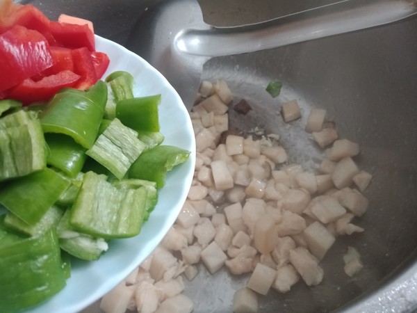 彩蔬雞丁的做法-家常味炒菜譜-易網(wǎng)健康養(yǎng)生網(wǎng) 彩蔬雞丁的做法-家常味炒菜譜