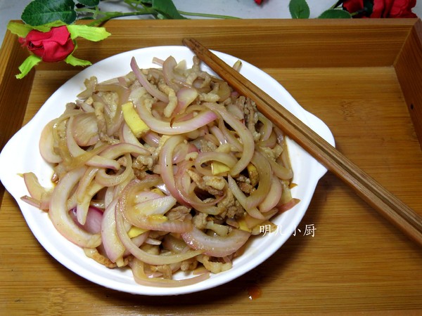 炒洋蔥的做法-家常味炒菜譜