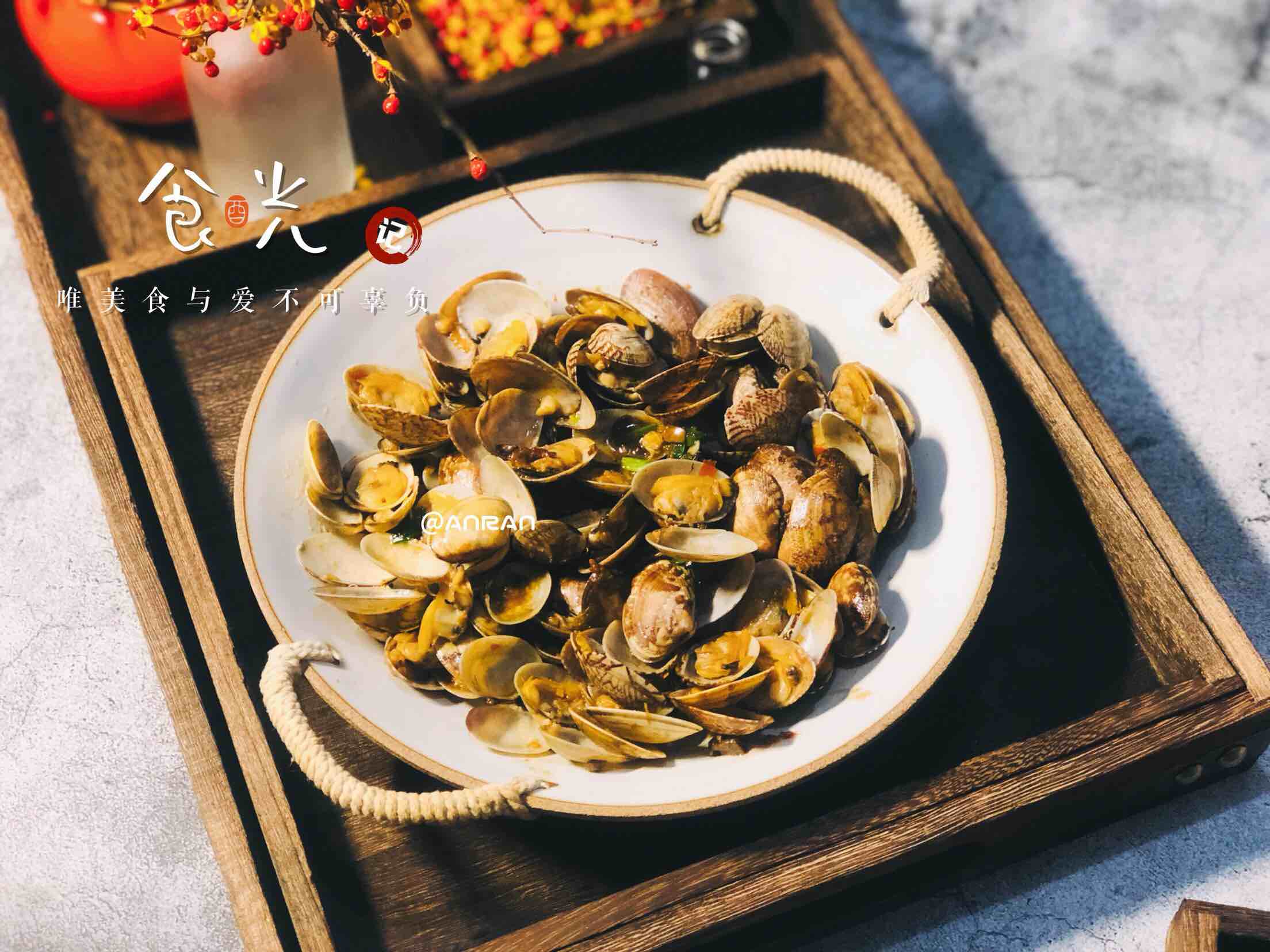 鮑魚辣醬之花甲的做法-香辣味炒菜譜