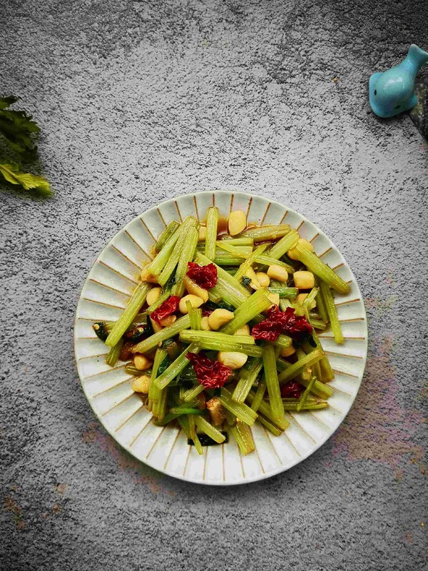 芹菜貝丁的做法-咸鮮味炒菜譜-易網健康養生網 芹菜貝丁的做法-咸鮮味炒菜譜