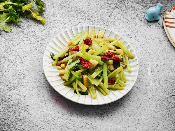 芹菜貝丁的做法-咸鮮味炒菜譜-易網健康養生網 芹菜貝丁的做法-咸鮮味炒菜譜