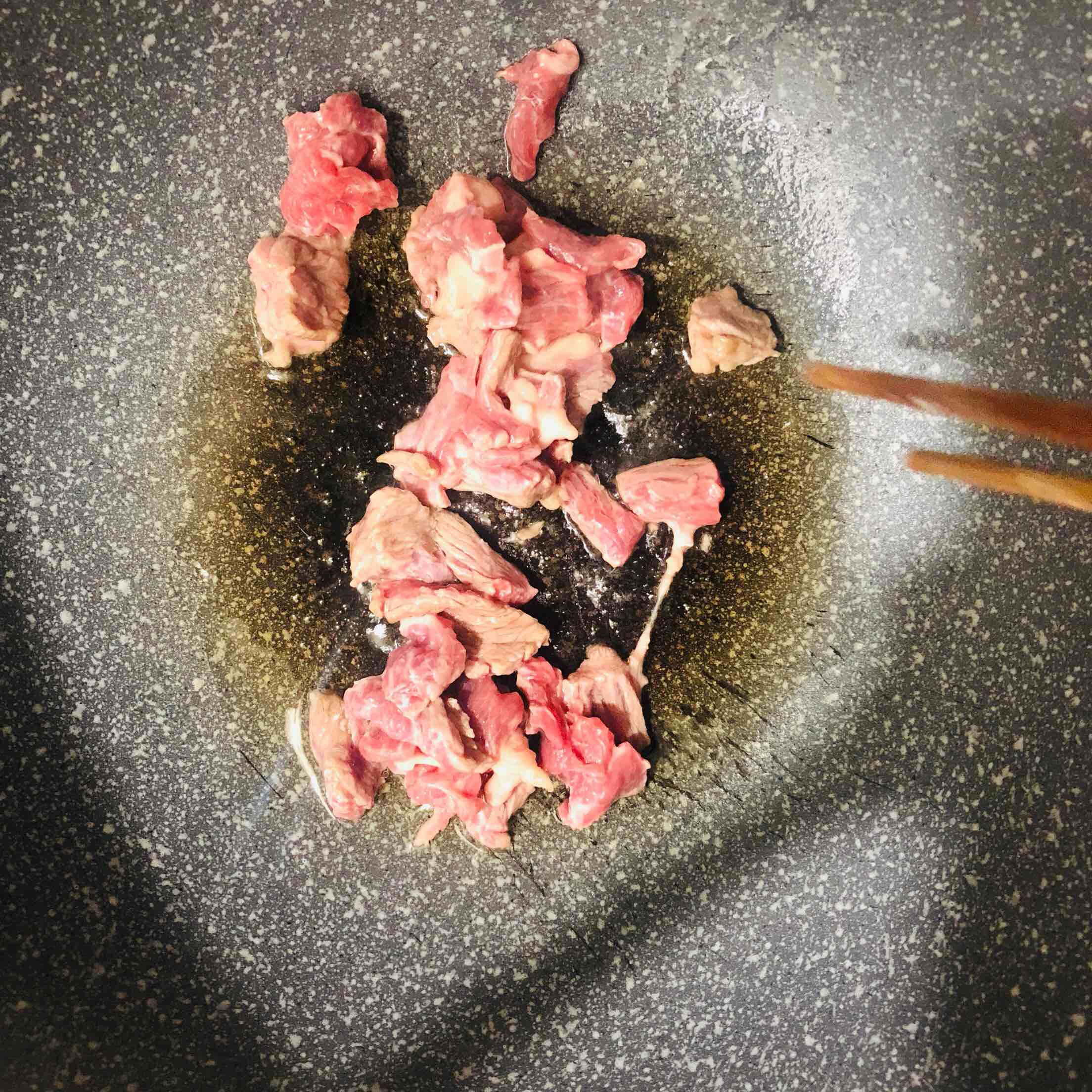 時蔬炒牛肉的做法-醬香味炒菜譜