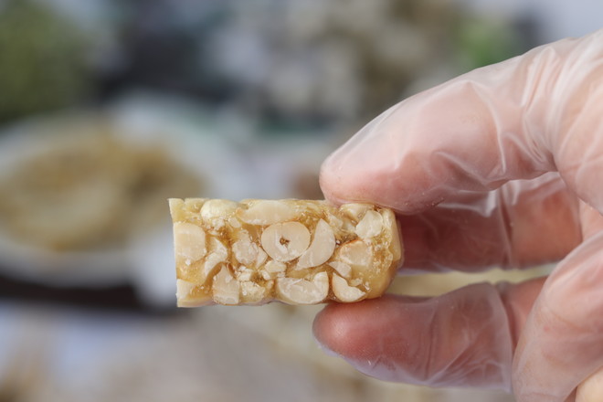 花生酥糖的做法-甜味烘焙菜譜