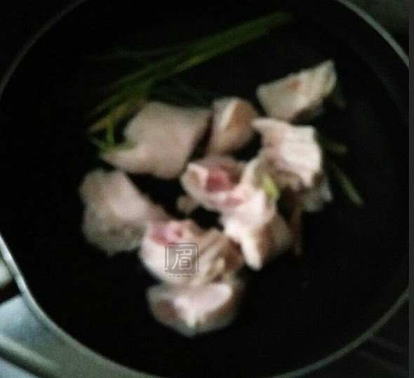 烤豬蹄的做法-咸鮮味烤菜譜-易網(wǎng)<a href=http://www.gyfww.com/ target=_blank class=infotextkey>健康養(yǎng)生</a>網(wǎng) 烤豬蹄的做法-咸鮮味烤菜譜