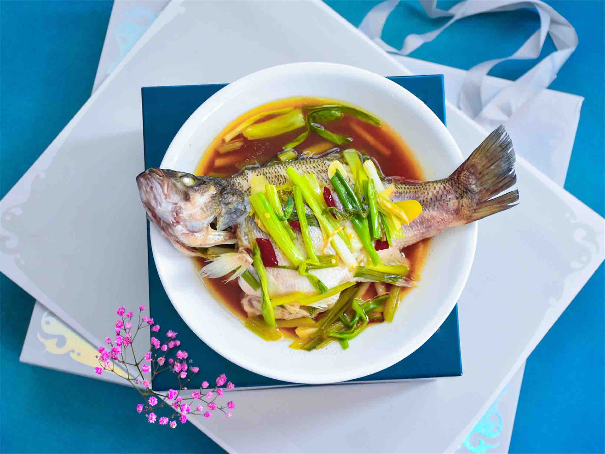 清蒸鱸魚的做法-咸鮮味煮菜譜