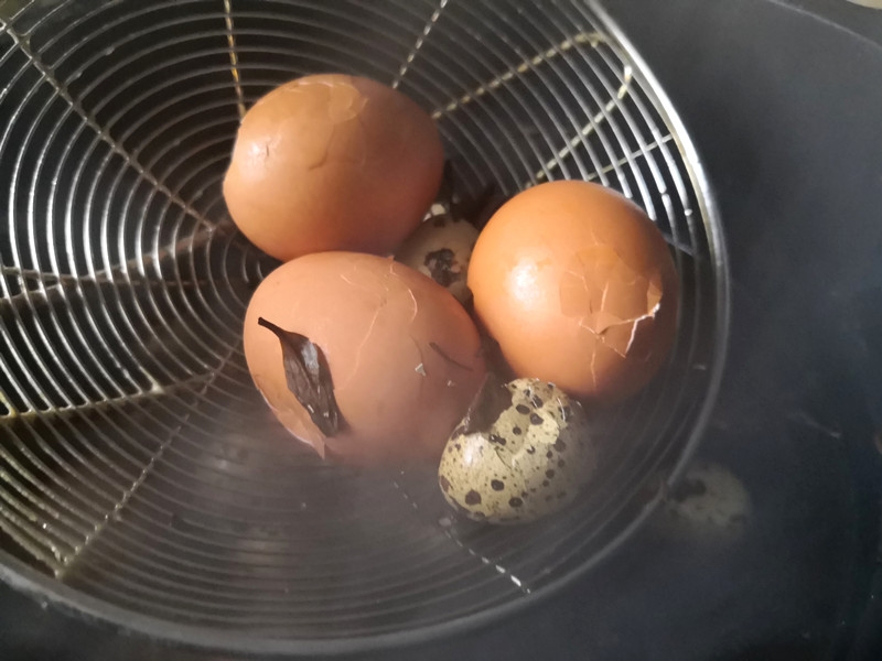 茶葉蛋的做法-咸鮮味煮菜譜