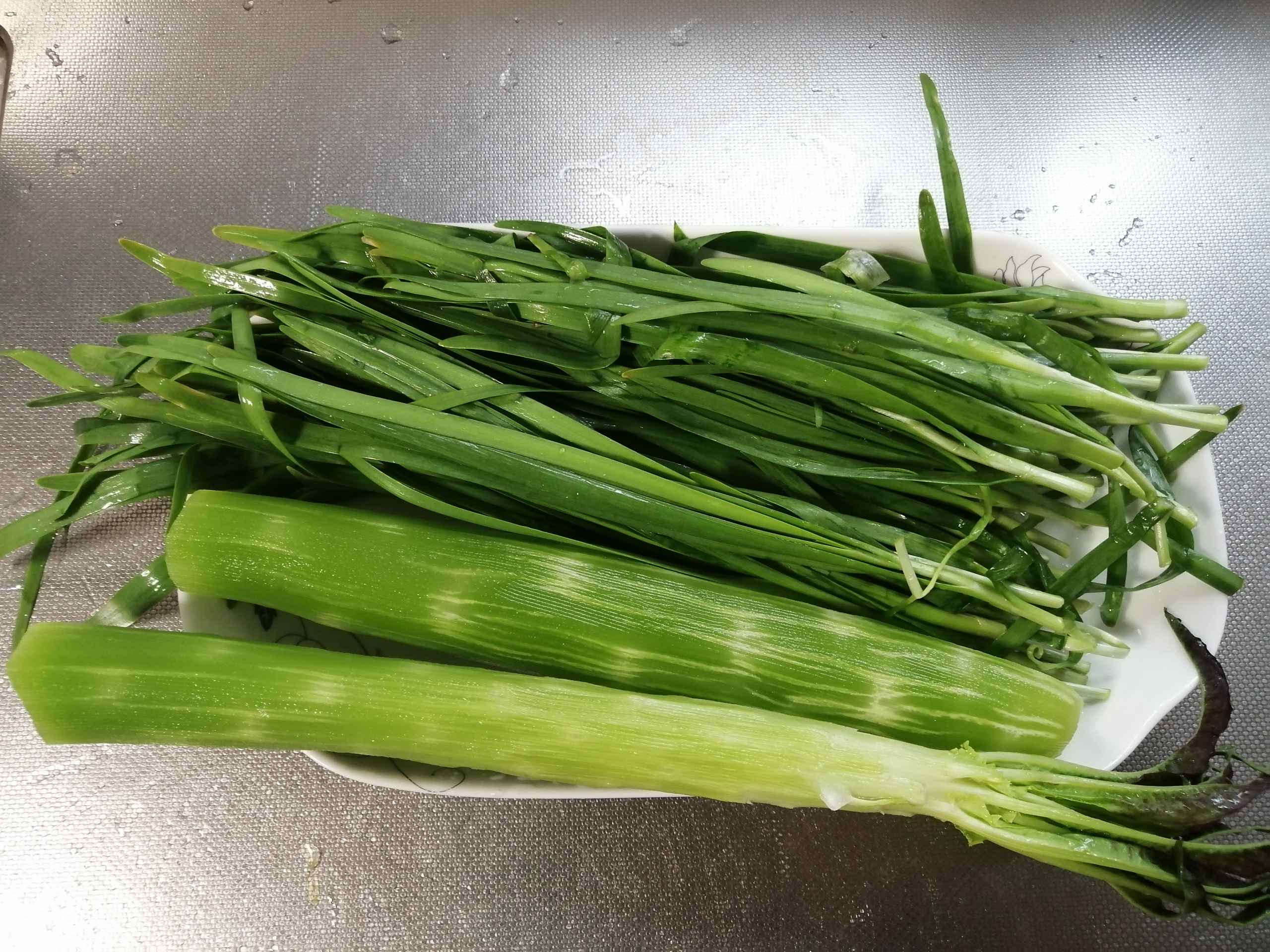 萵苣炒韭菜的做法-家常味炒菜譜