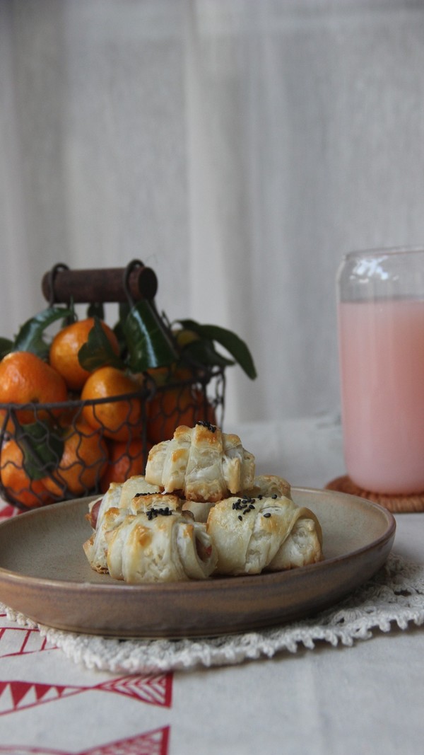 香腸酥皮卷的做法-家常味烤菜譜