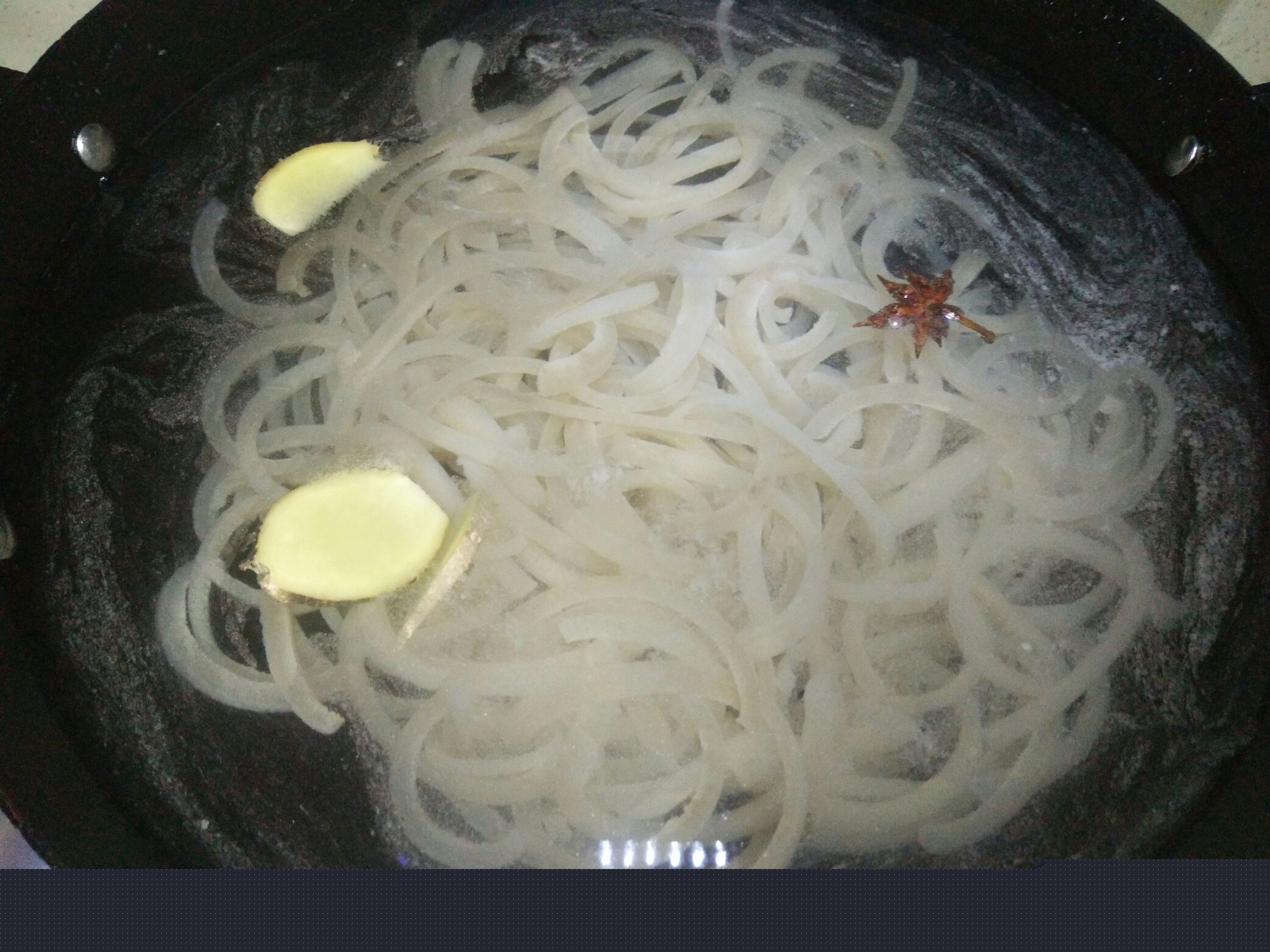 豬皮凍的做法-家常味煮菜譜