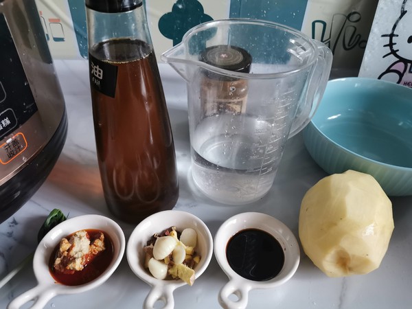 土豆燒排骨的做法-家常味燒菜譜