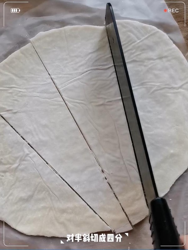 香腸酥皮卷的做法-家常味烤菜譜