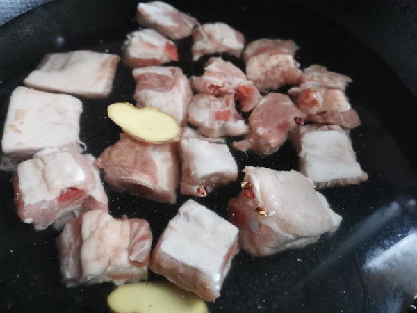 土豆燒排骨的做法-家常味燒菜譜