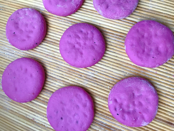 火龍果餡餅的做法-果味烙菜譜