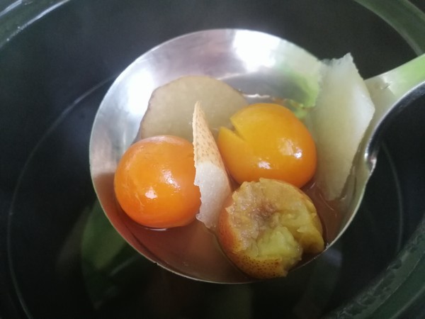 金桔雪梨水的做法-甜味煲菜譜-易網健康養生網 金桔雪梨水的做法-甜味煲菜譜