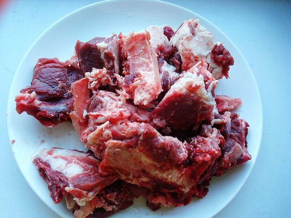 胡蘿卜燉牛排骨的做法-家常味燉菜譜