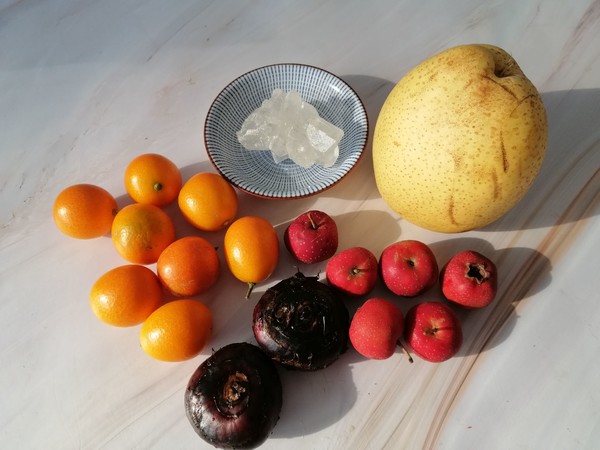 金桔雪梨水的做法-甜味煲菜譜-易網<a href=http://www.gyfww.com/ target=_blank class=infotextkey>健康養生</a>網 金桔雪梨水的做法-甜味煲菜譜