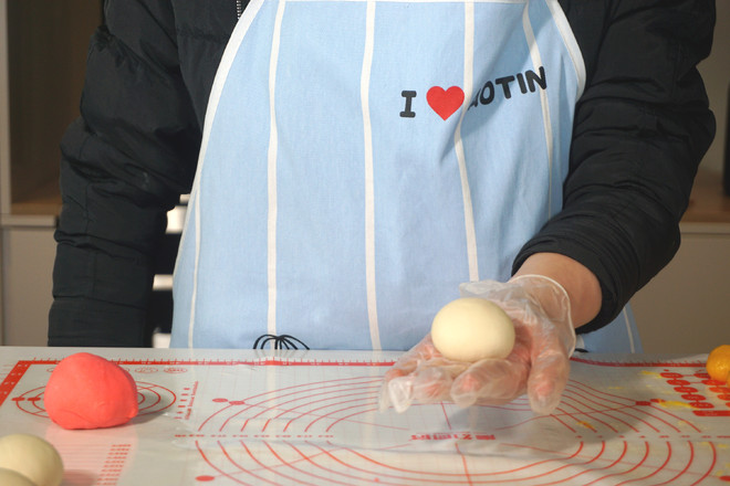 胖嘟嘟的小豬奶黃包的做法-甜味蒸菜譜