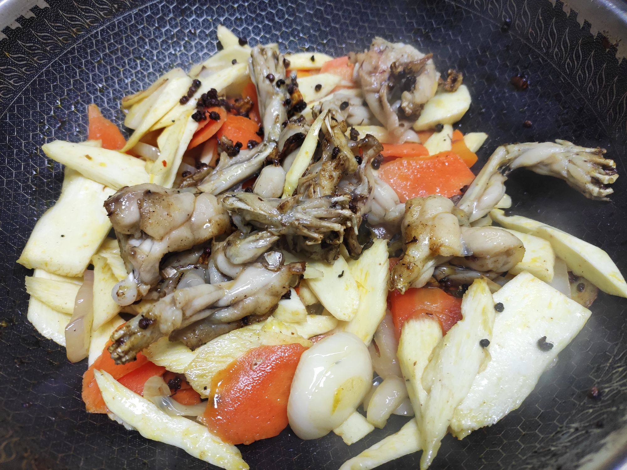 麻辣田雞！秒殺飯店！吃到撐的做法-香辣味煮菜譜