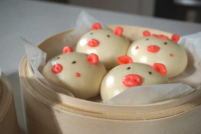 胖嘟嘟的小豬奶黃包的做法-甜味蒸菜譜