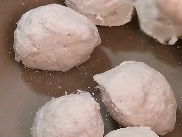 豬肉丸的做法-家常味煮菜譜