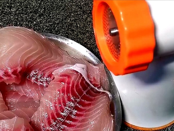 草魚餅的做法-咸鮮味煎菜譜