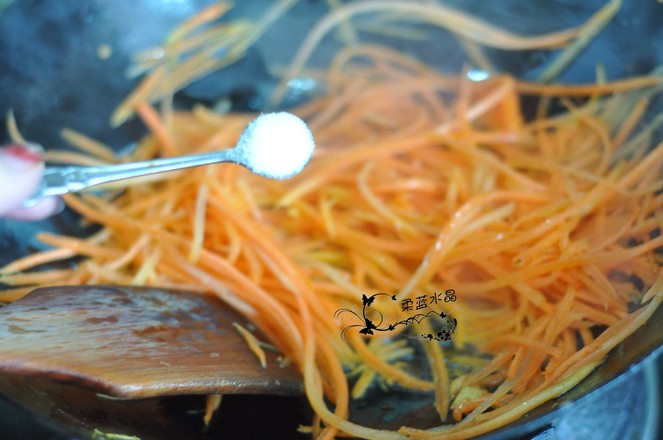 清炒胡蘿卜絲的做法-家常味炒菜譜