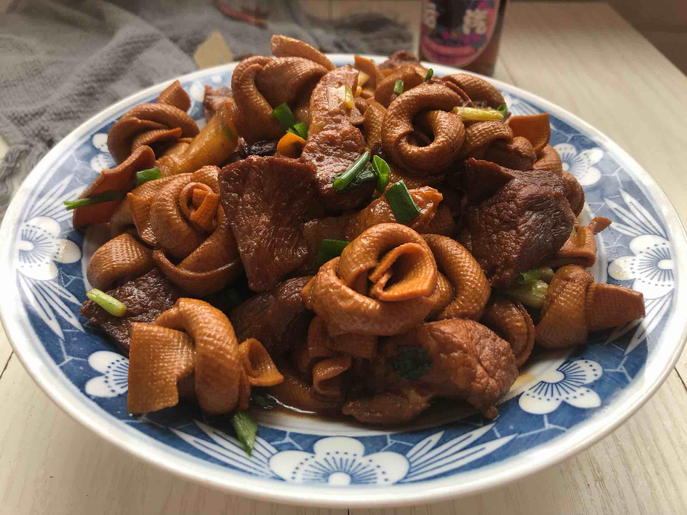 百葉結燒肉的做法-家常味燒菜譜