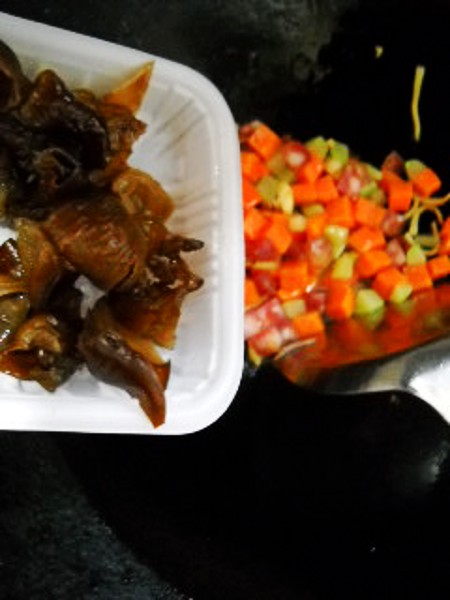 沙茶南瓜面棋的做法-家常味炒菜譜