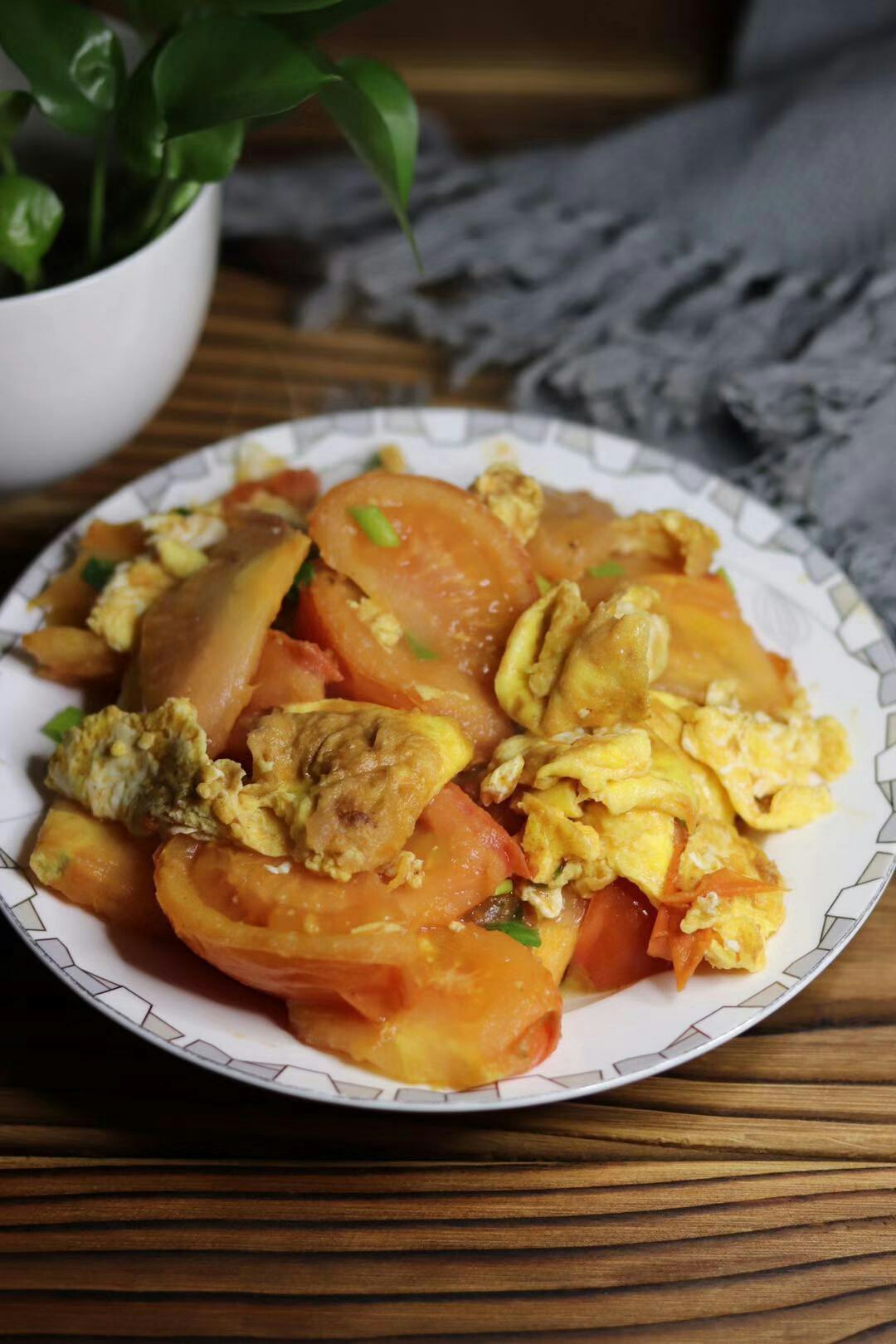 番茄炒蛋的做法-家常味炒菜譜-易網(wǎng)健康養(yǎng)生網(wǎng) 番茄炒蛋的做法-家常味炒菜譜