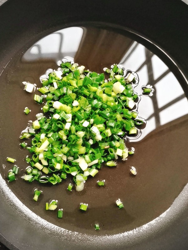 蔥油帶魚的做法-蔥香味煎菜譜