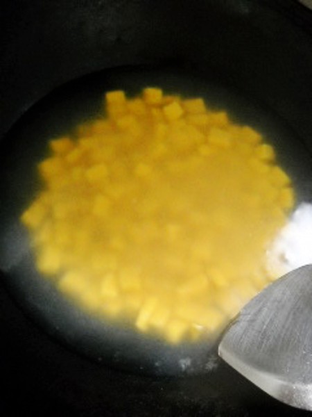 沙茶南瓜面棋的做法-家常味炒菜譜