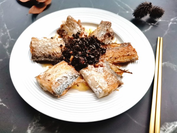 蔥油帶魚的做法-蔥香味煎菜譜