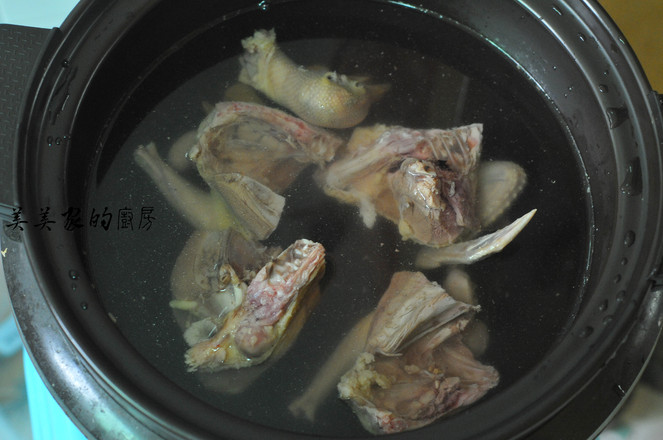 山藥乳鴿湯的做法-家常味燉菜譜