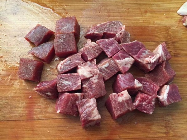 五彩牛肉粒的做法-咸鮮味炒菜譜