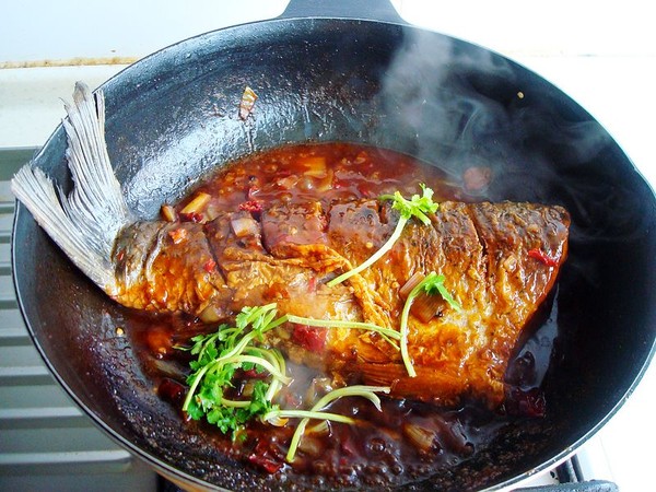 辣椒醬燒魚的做法-家常味燒菜譜