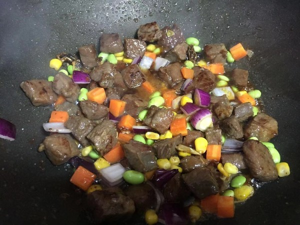 五彩牛肉粒的做法-咸鮮味炒菜譜