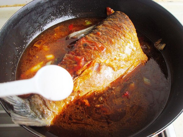 辣椒醬燒魚的做法-家常味燒菜譜