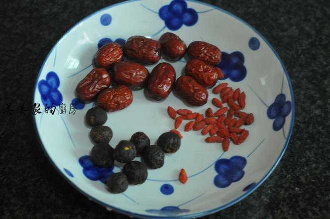 山藥乳鴿湯的做法-家常味燉菜譜