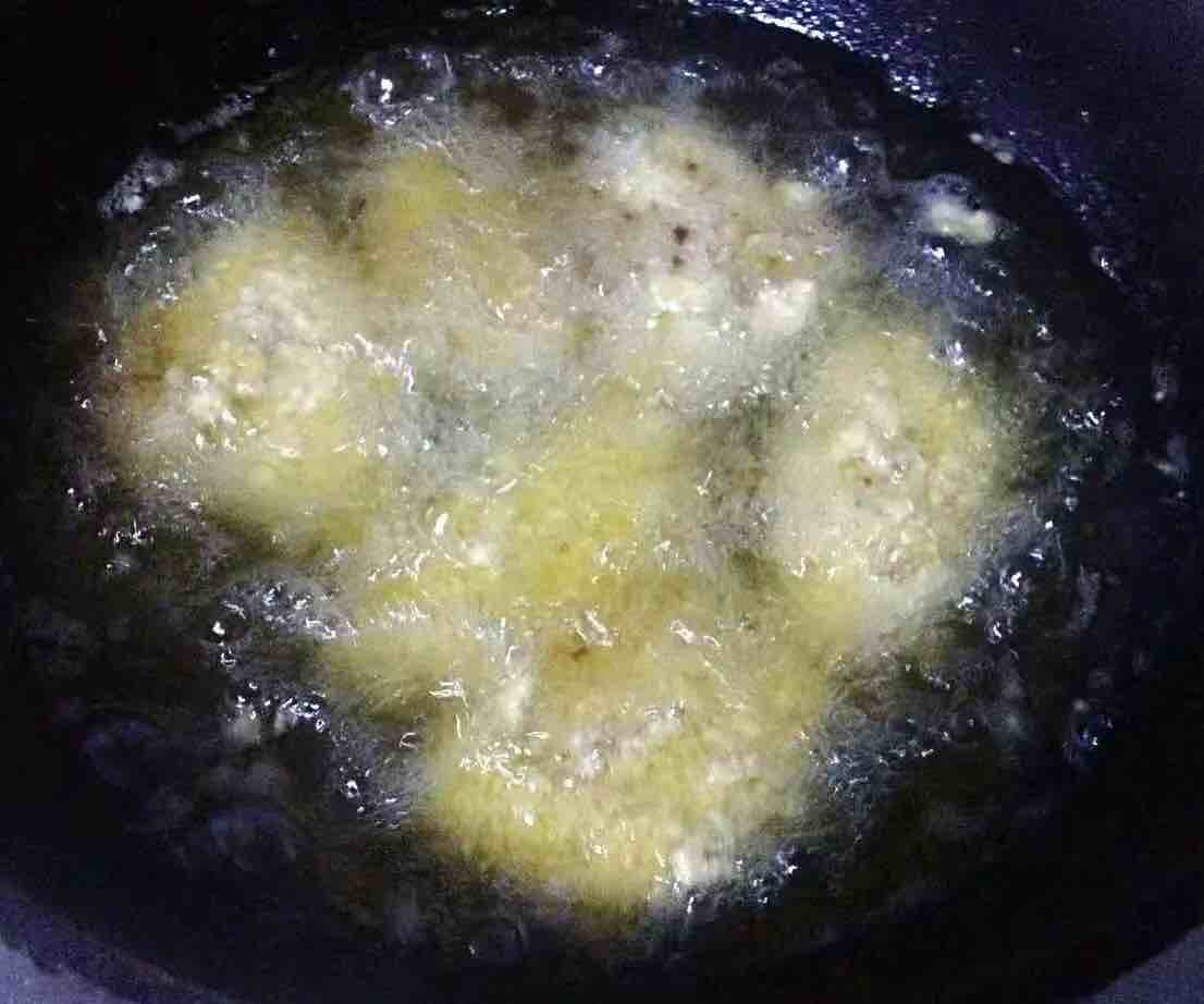 香酥炸雞翅的做法-家常味炸菜譜