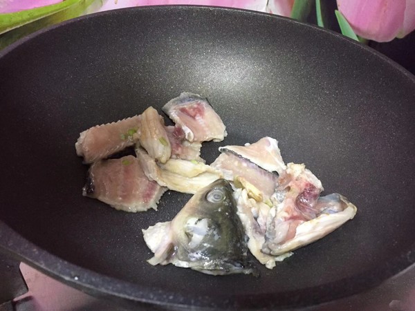 酸湯魚(yú)片的做法-酸辣味煮菜譜